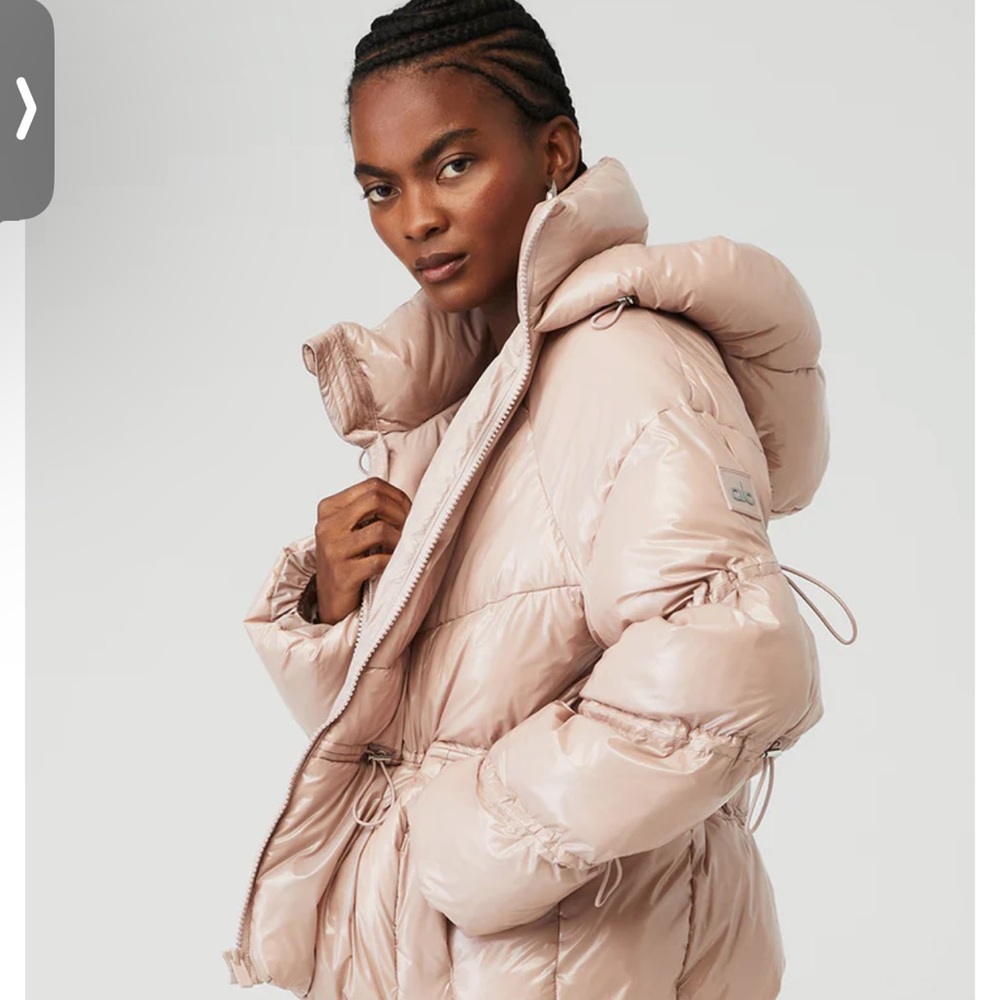 Pristine Alo yoga stunner puffer jacket small(4-6)